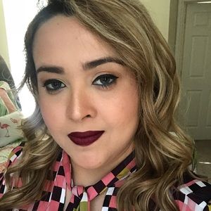 Meet your Posher, Violeta